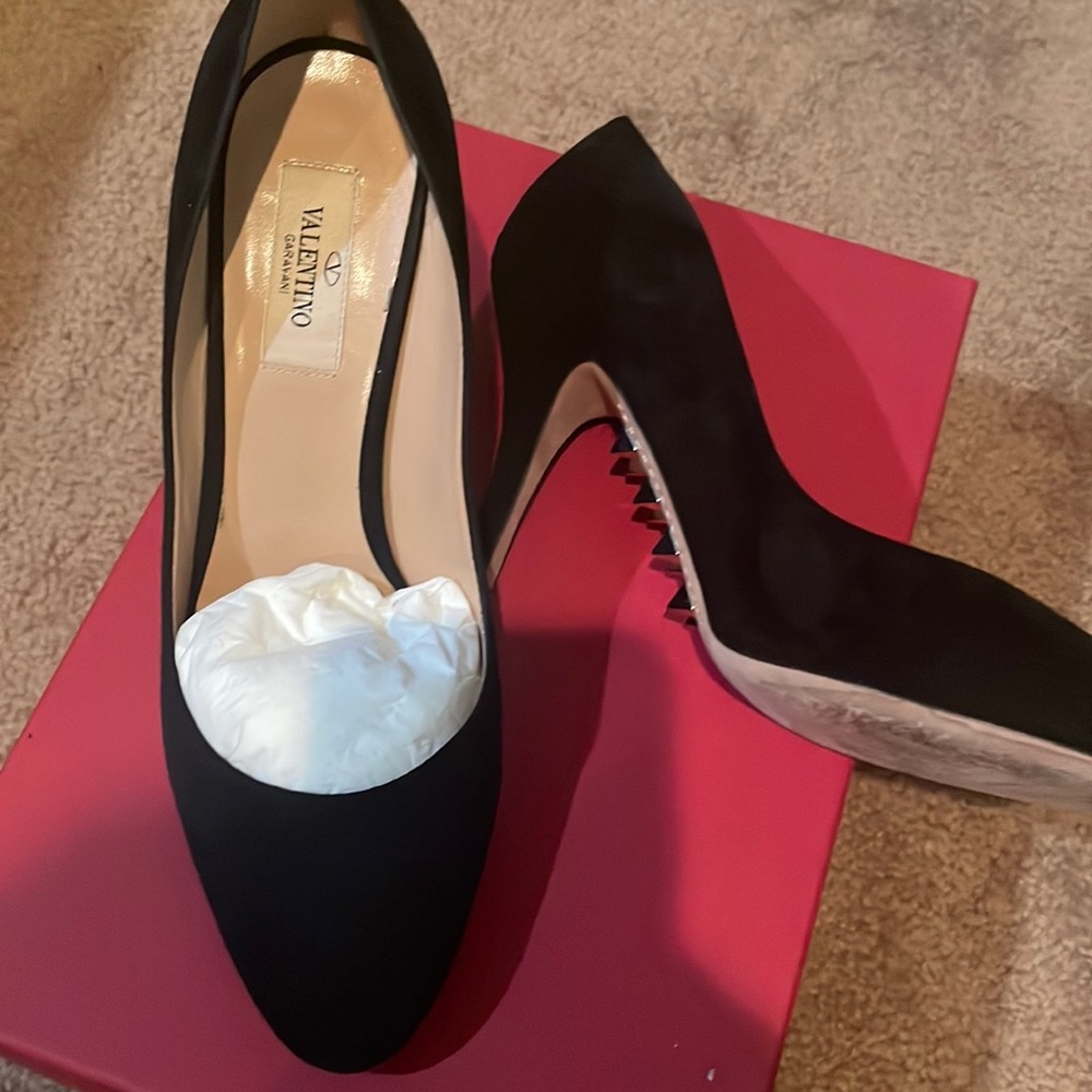 Valentino Garvani rockstud pump